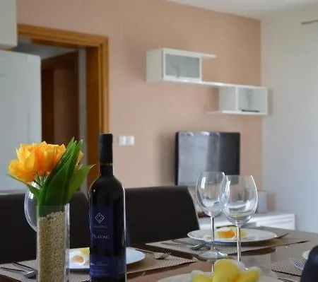 Daire In With Balcony, Air Conditioning, Wi-fi Sveti Filip i Jakov