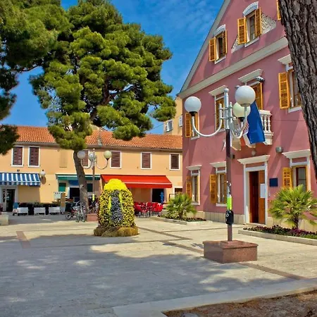 In With Balcony, Air Conditioning, Wi-fi Daire Sveti Filip i Jakov